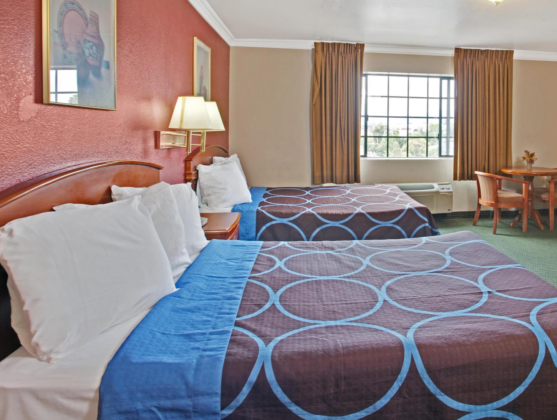 במוטל לוס אנג'לס Super 8 By Wyndham Hollywood/La Area מראה חיצוני תמונה