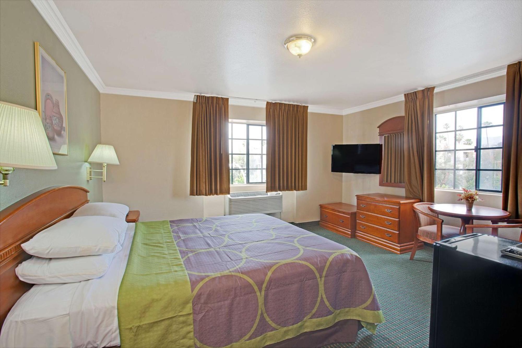 במוטל לוס אנג'לס Super 8 By Wyndham Hollywood/La Area מראה חיצוני תמונה