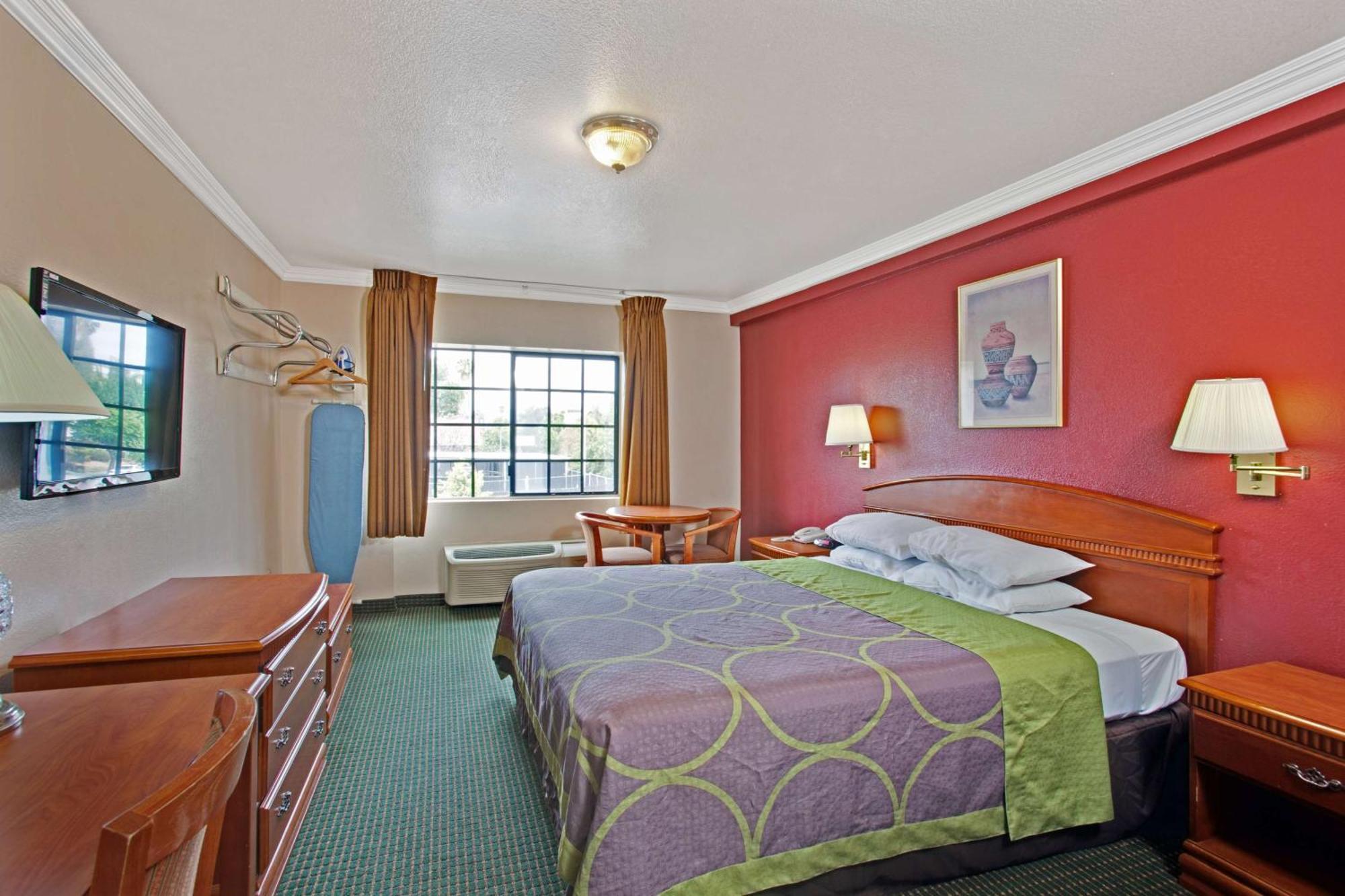 במוטל לוס אנג'לס Super 8 By Wyndham Hollywood/La Area מראה חיצוני תמונה