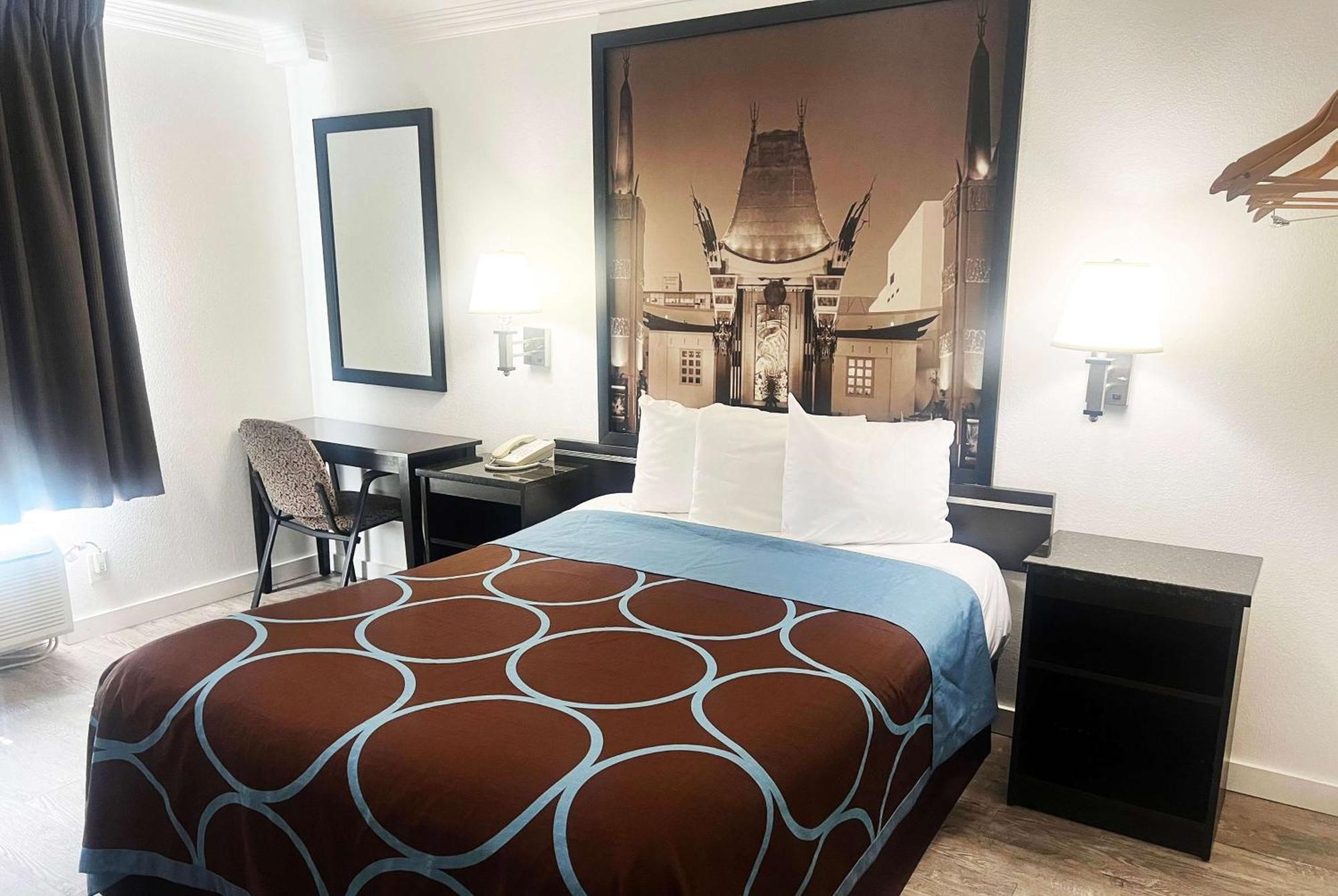 במוטל לוס אנג'לס Super 8 By Wyndham Hollywood/La Area מראה חיצוני תמונה